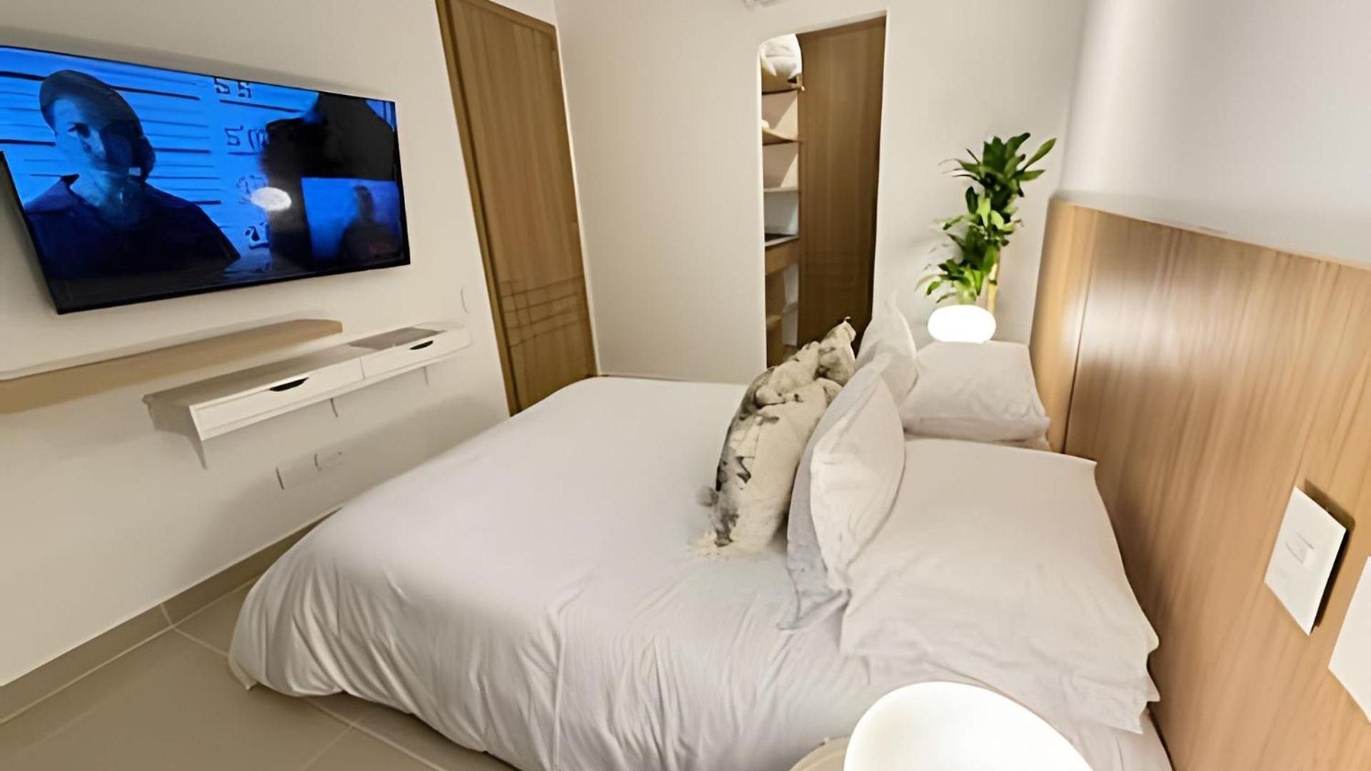 Elegante Con Balcón En Apartamento