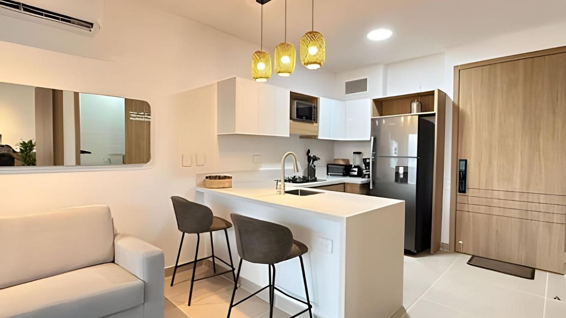 Apartamento Elegante Con Balcón En