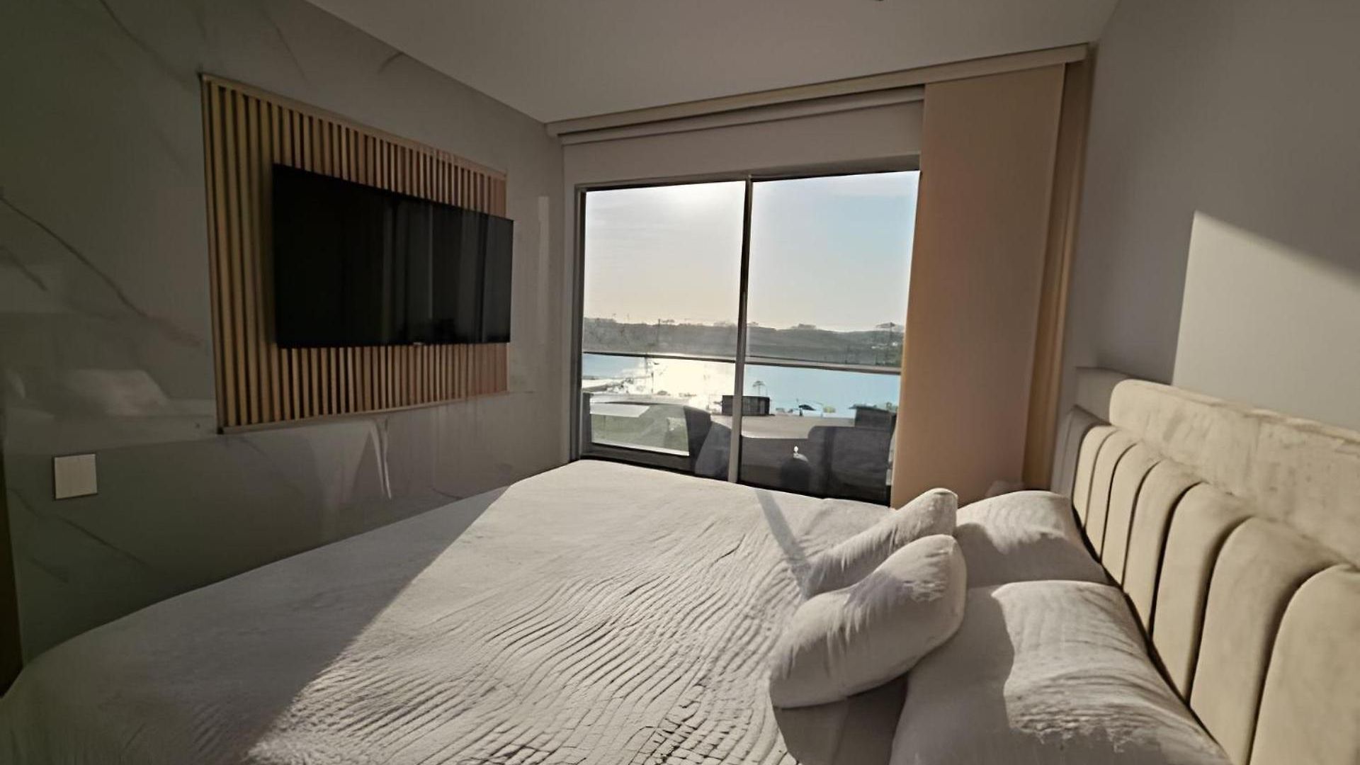 Apartamento Elegante Con Balcón En
