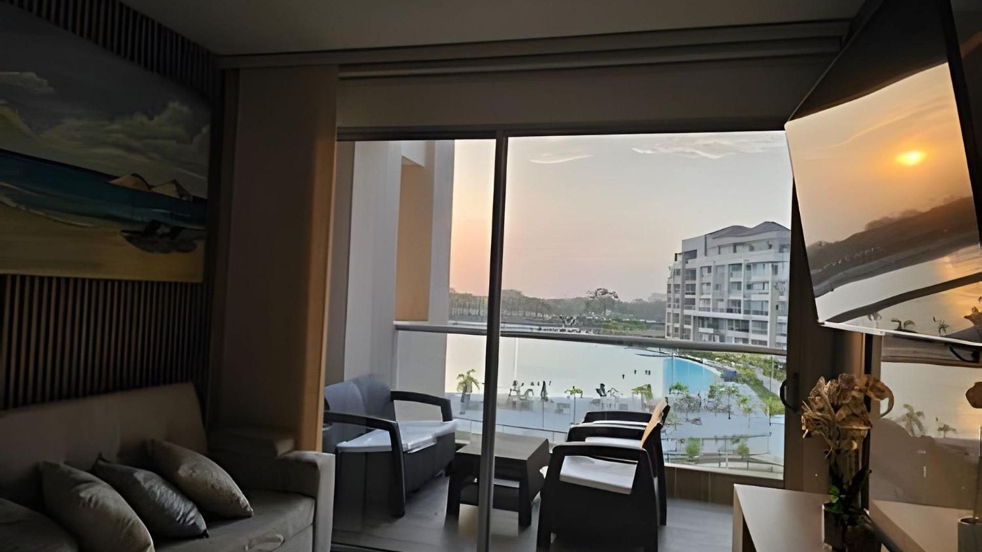 Apartamento Elegante Con Balcón En
