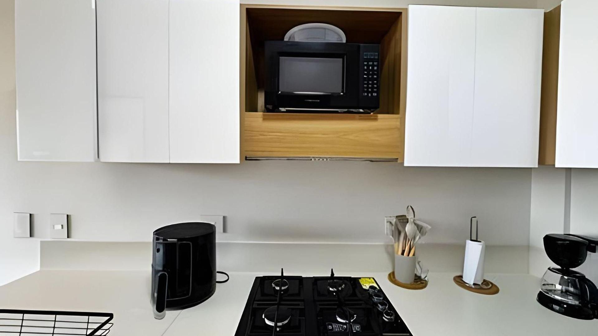 Apartamento Elegante Con Balcón En *