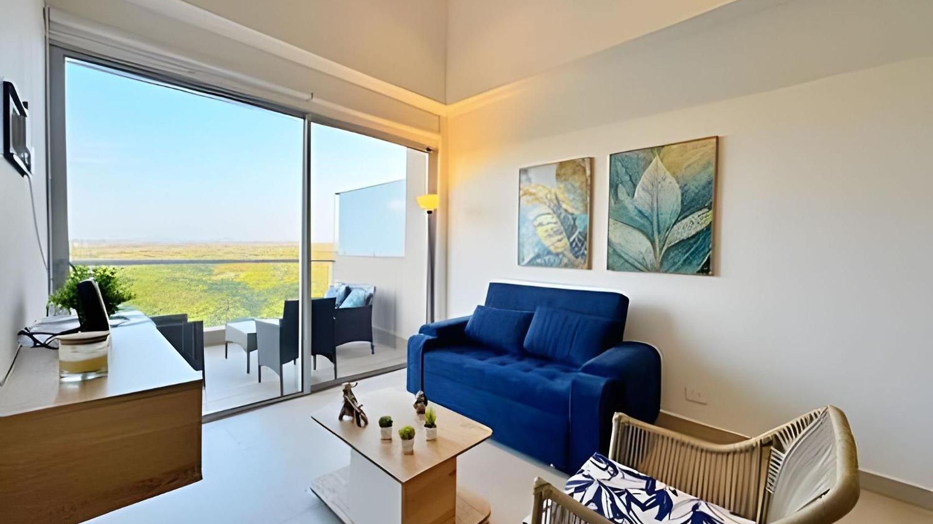 Apartamento Elegante Con Balcón En *