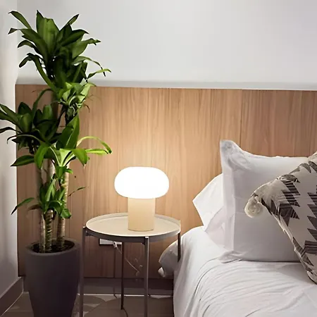 Apartamento Elegante Con Balcón En