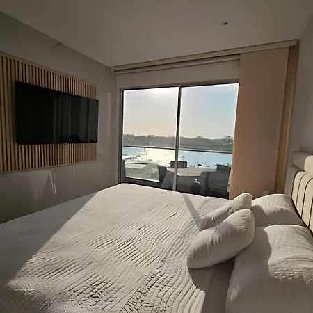 Apartamento Elegante Con Balcón En