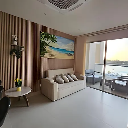 Elegante Con Balcón En Apartamento