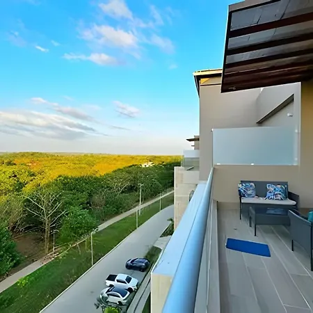 Apartamento Elegante Con Balcón En