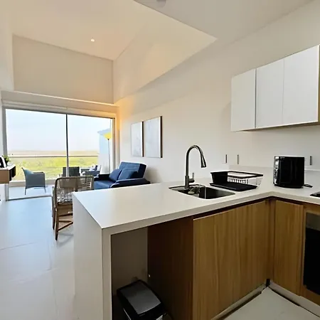 Elegante Con Balcón En Apartamento *