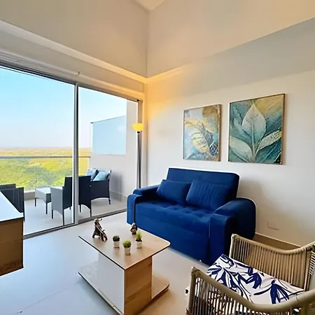 Apartamento Elegante Con Balcón En *