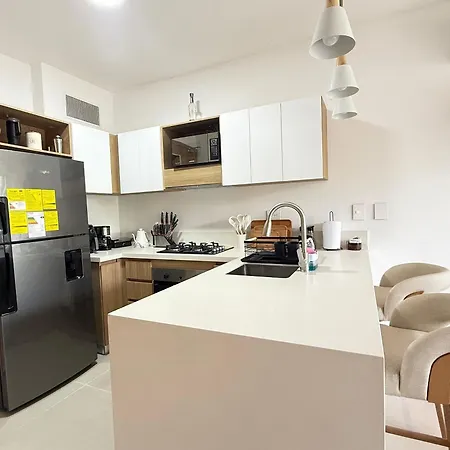 Apartamento Elegante Con Balcón En *