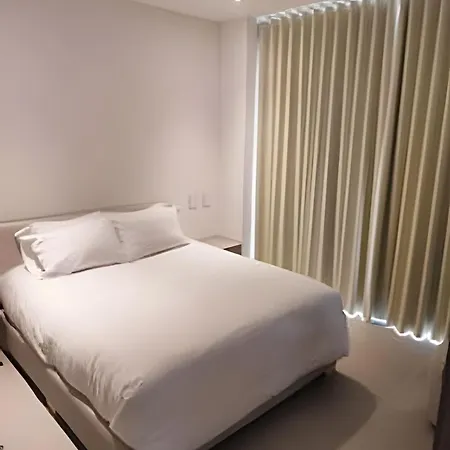 Apartamento Elegante Con Balcón En