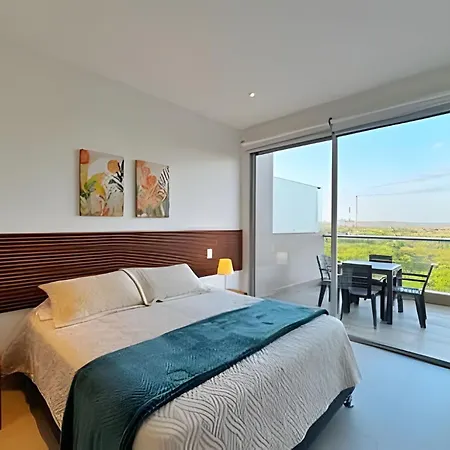 Apartamento Elegante Con Balcón En *