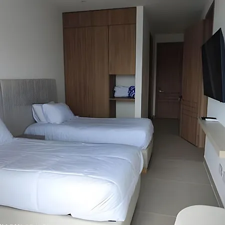 Apartamento Elegante Con Balcón En *