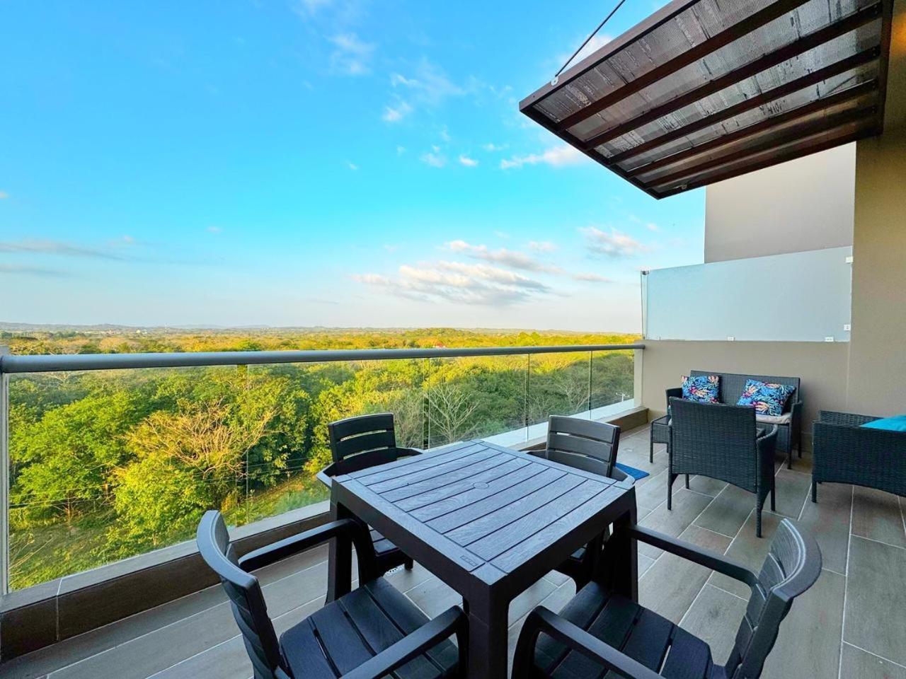 Elegante Con Balcon En Cartagena